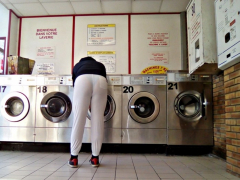 A la laverie en legging - N