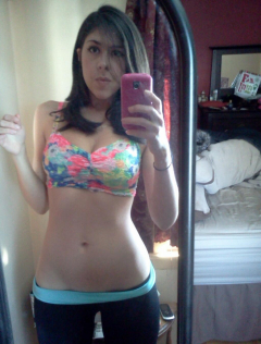 USA woman boobs pussy selfie - N