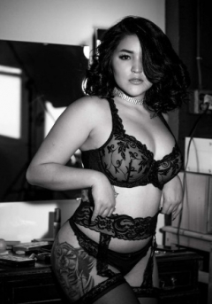 hotie - N