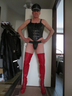 Finnish kinky leather gay Juha Vantanen in leather outfit - N