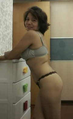 Sexy Pics of Mrs. Marie G. Gundran of Tubao Sex Scandal - N