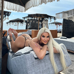 mature and sexy - N