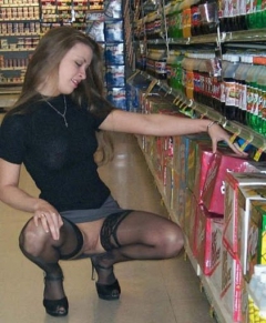 Shopping Nude - N