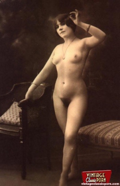 Antique Solo Chicks - N