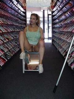 Pussy Shopping 1 - N