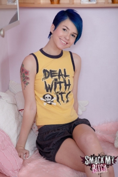 Fucking the tattooed teen - N