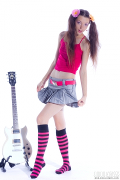 Sexy cutie stripping - N