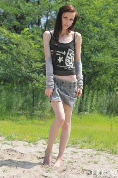 Naked teen charmer - N