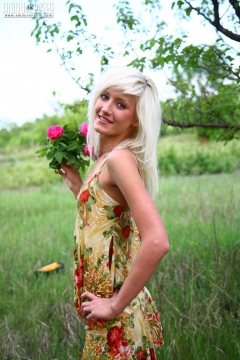 Girl with pink flowers - N