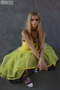 Hellish Hot Avril - N