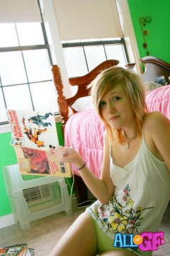Hot girlfriend in the - N