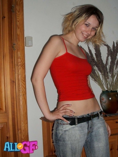 Girlfriend pussy under red - N