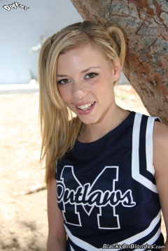 Nicole Ray - N