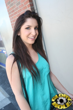 Giselle Leon - N