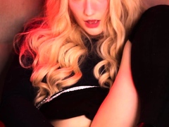 Solo pussy toying redhead sexy close up masturbation action