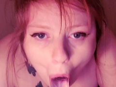 Masturbating loving babe solo toy plays with enthusiasm