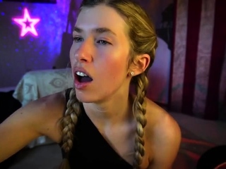Cute amateur brunette naughty in solo jerking show on camera