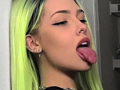 Amateur Webcam Teen Masturbates And Teases