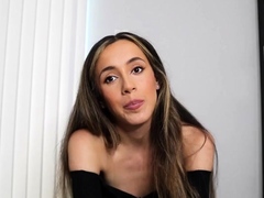 PUSSY BABE BRUNETTE masturbating