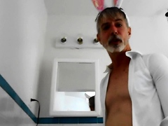 Richard Lennox Flaunts His Cock And Balls While Jacking Off