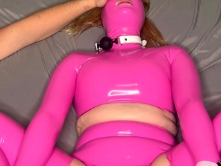 Angela amateur fetish blowjob in latex