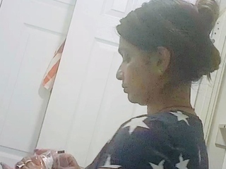 Hiddencam Video Of Desi NRI Bhabhi Doing Skincare Routine