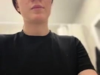 Hot brunette from squirt masturbating on webcam