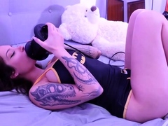 akuma-girl-asmr-ass-sexy-ear-liking