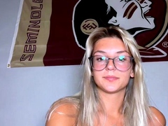 hottest-amateur-19yo-blonde-teen-going-solo-on-webcam